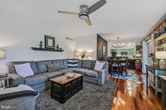 14 CAROUSEL CT, Wilmington, DE 19808