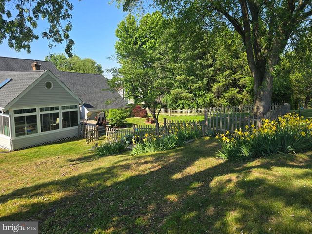 14 CAROUSEL CT, Wilmington, DE 19808