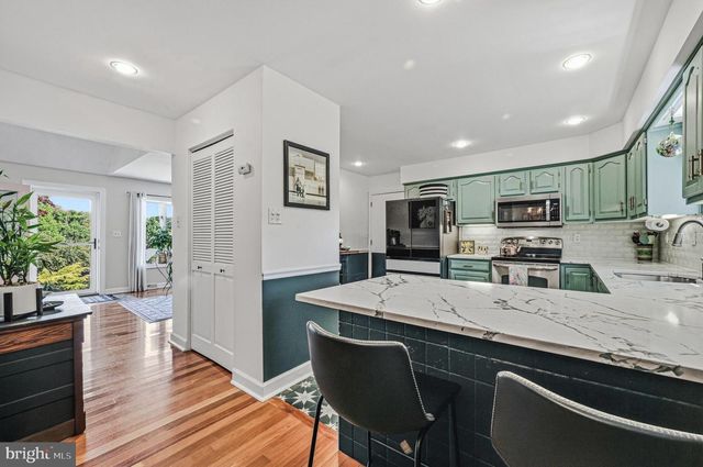 14 CAROUSEL CT, Wilmington, DE 19808