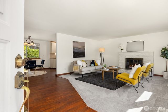 20816 1st Place S, Des Moines, WA 98198