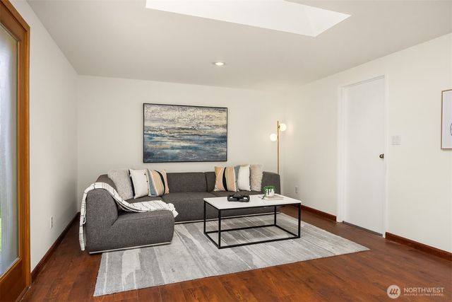 20816 1st Place S, Des Moines, WA 98198