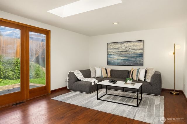 20816 1st Place S, Des Moines, WA 98198