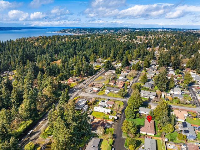 20816 1st Place S, Des Moines, WA 98198