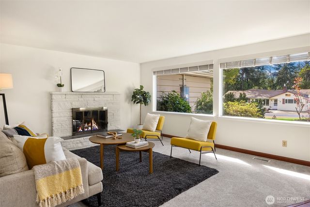 20816 1st Place S, Des Moines, WA 98198