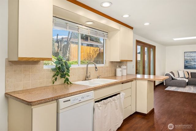 20816 1st Place S, Des Moines, WA 98198