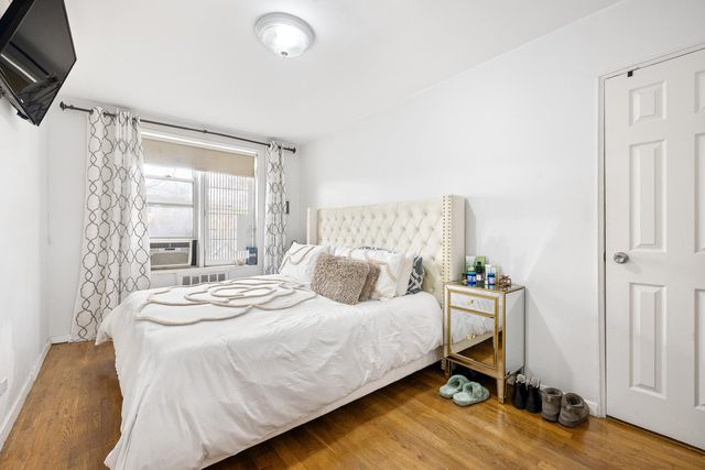 180 Van Cortlandt Park S Apt 4H, New York City, NY 10463