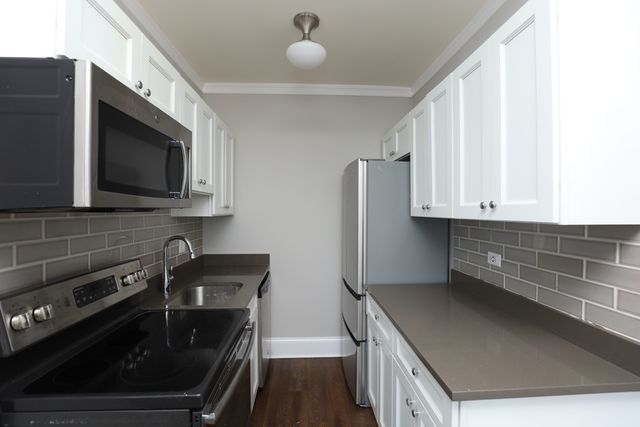 817 W Lakeside Place 408, Chicago, IL 60640