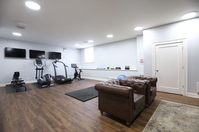 817 W Lakeside Place 408, Chicago, IL 60640