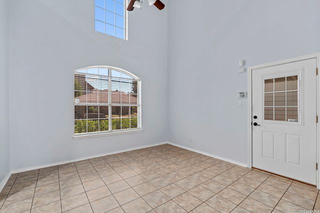 2723 Crown Arbor Dr, San Antonio, TX 78251