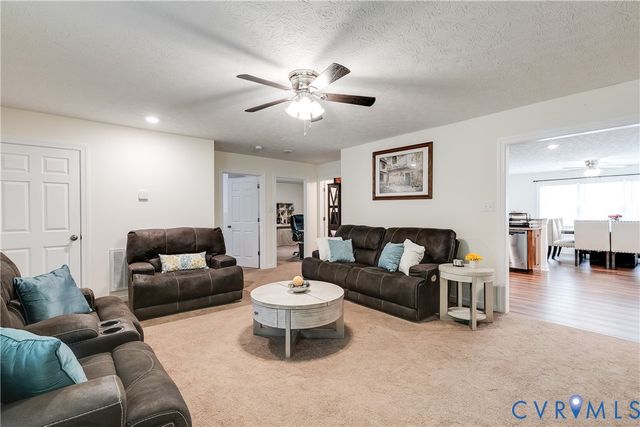 4721 Red Coach Ln, Sandston, VA 23150
