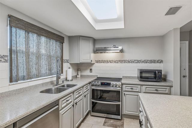7530 VIENNA LANE, Port Richey, FL 34668