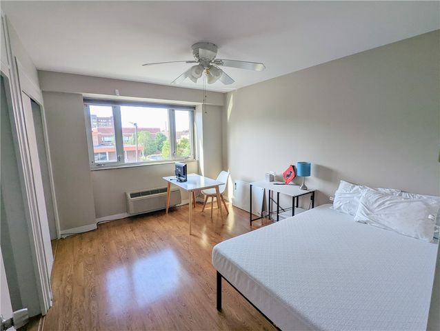 128 N Craig St 303, Oakland, PA 15213