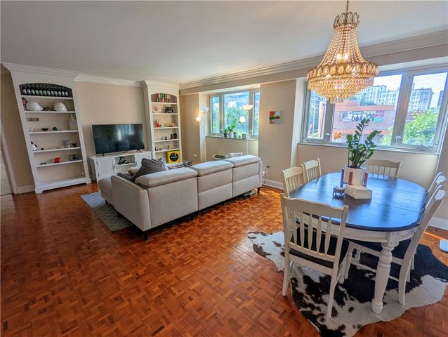 128 N Craig St 303, Oakland, PA 15213