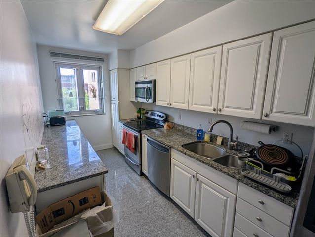 128 N Craig St 303, Oakland, PA 15213