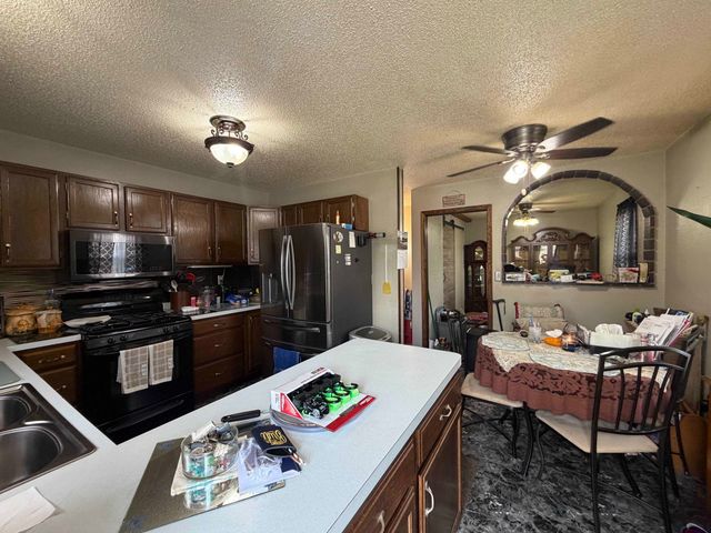 2408 19TH AVE NW, Minot, ND 58703