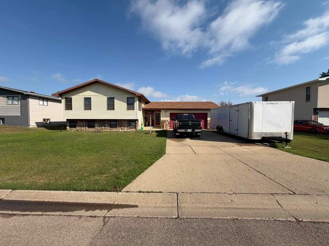 2408 19TH AVE NW, Minot, ND 58703