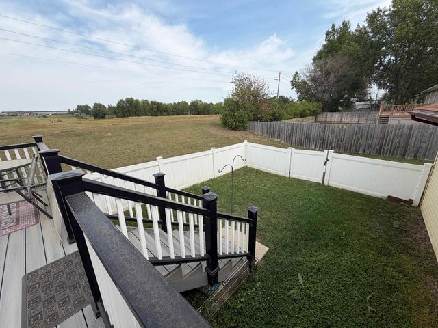 2408 19TH AVE NW, Minot, ND 58703