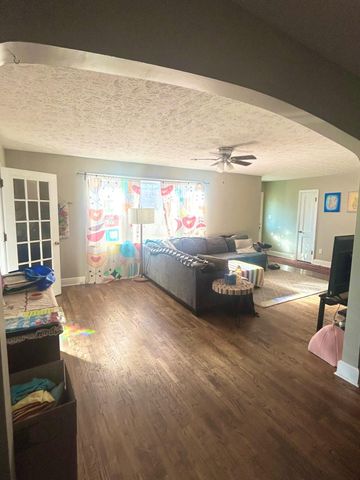 300 Versailles Road, Frankfort, KY 40601