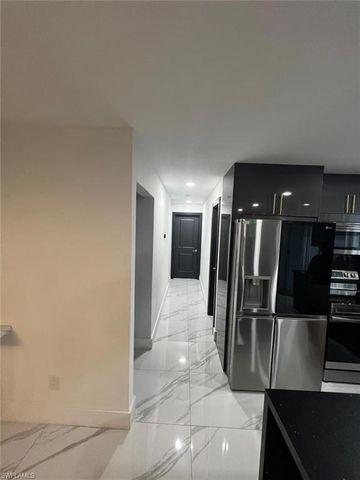 1118 Pine Island LN, Cape Coral, FL 33909
