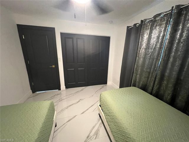 1118 Pine Island LN, Cape Coral, FL 33909