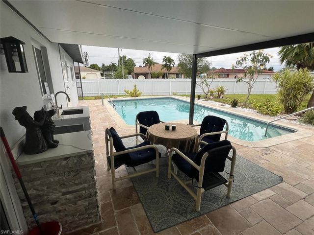 1118 Pine Island LN, Cape Coral, FL 33909
