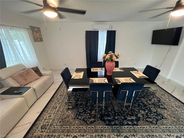 1118 Pine Island LN, Cape Coral, FL 33909