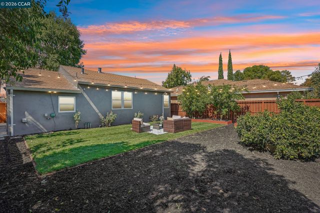 68 Madoline St, Pittsburg, CA 94565