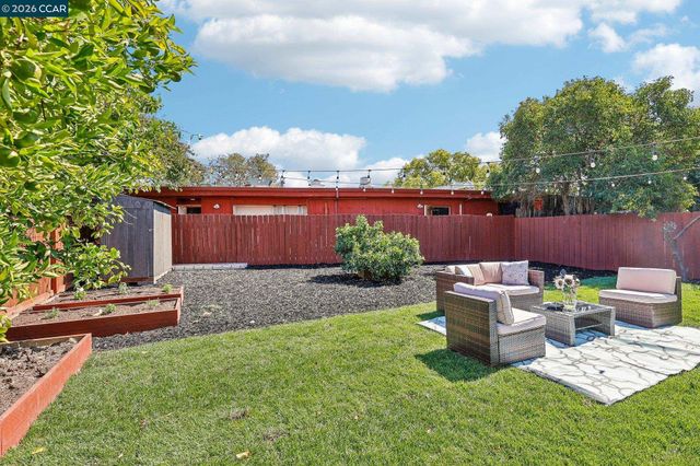 68 Madoline St, Pittsburg, CA 94565