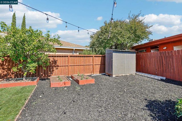 68 Madoline St, Pittsburg, CA 94565