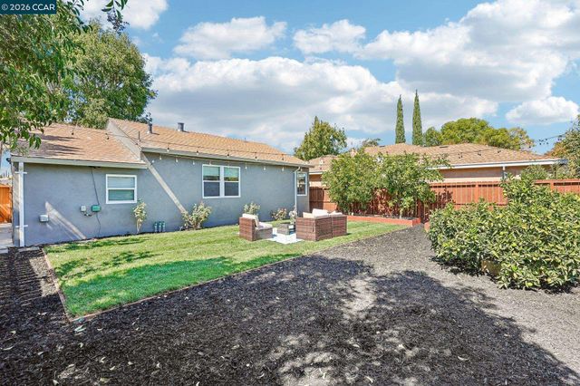 68 Madoline St, Pittsburg, CA 94565