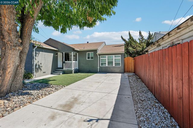 68 Madoline St, Pittsburg, CA 94565