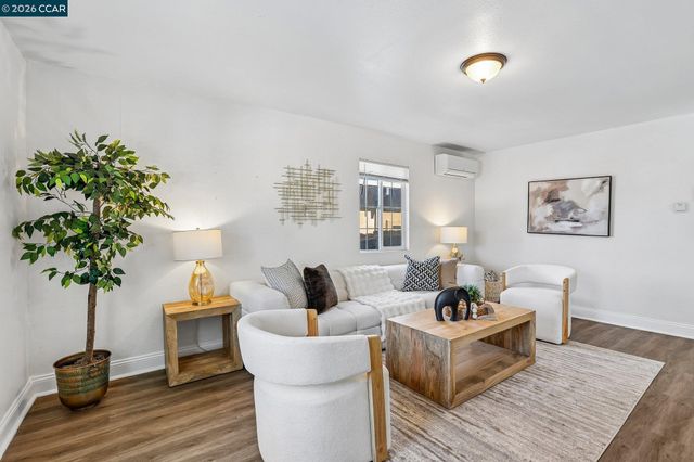68 Madoline St, Pittsburg, CA 94565
