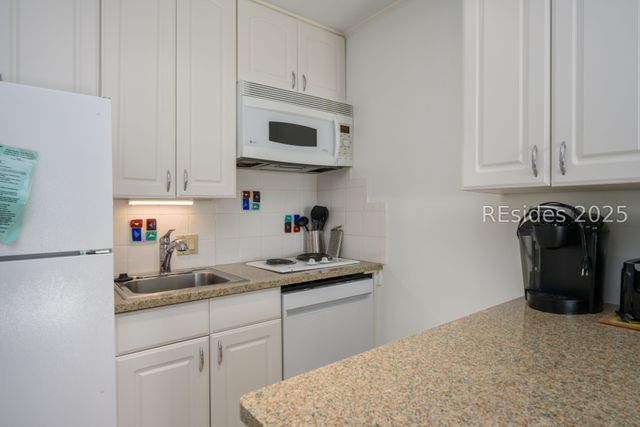 4 N Forest Beach Dr Apt 115, Hilton Head Island, SC 29928