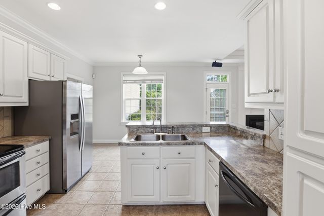 416 Edenton Court, Winterville, NC 28590