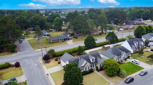 416 Edenton Court, Winterville, NC 28590
