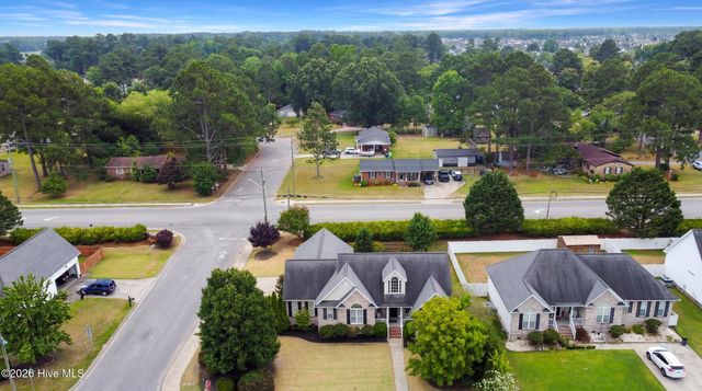 416 Edenton Court, Winterville, NC 28590