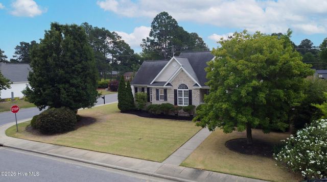 416 Edenton Court, Winterville, NC 28590