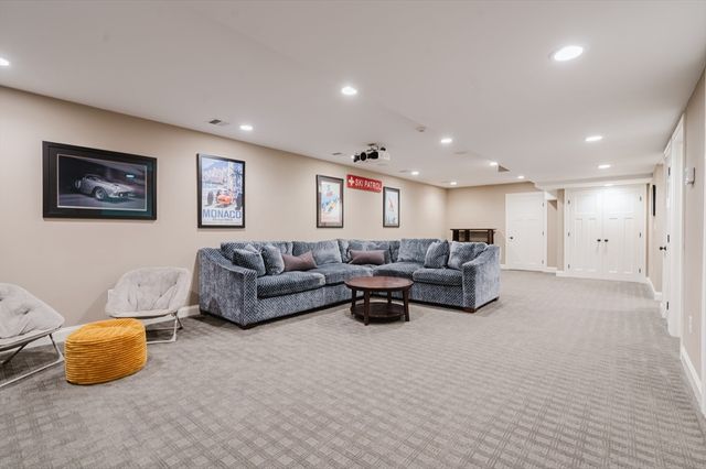 140 Greenwood St, Newton, MA 02459