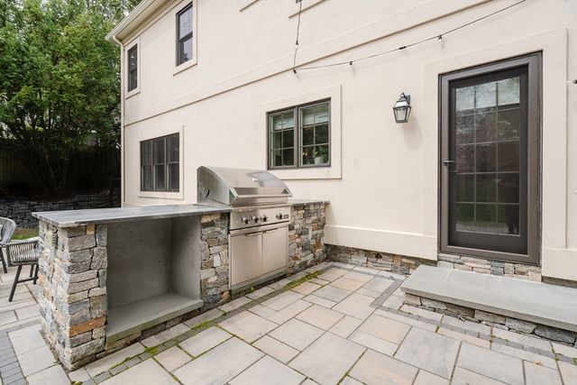 140 Greenwood St, Newton, MA 02459