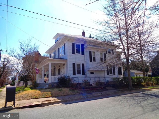 1212 PRINCE EDWARD ST, Fredericksburg, VA 22401