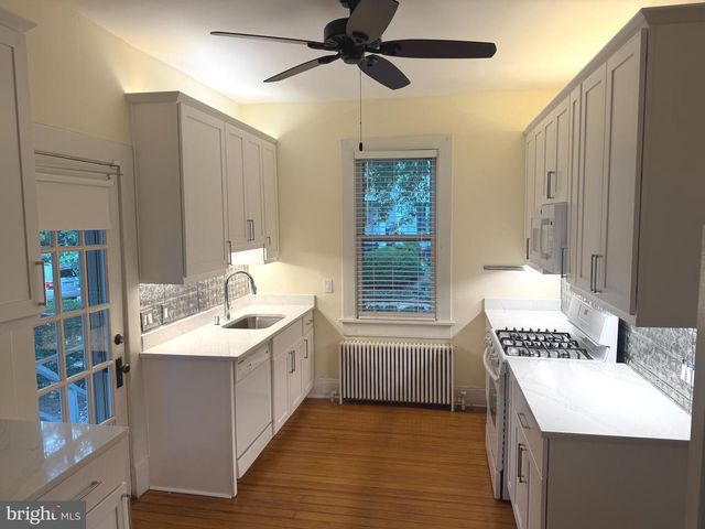 1212 PRINCE EDWARD ST, Fredericksburg, VA 22401