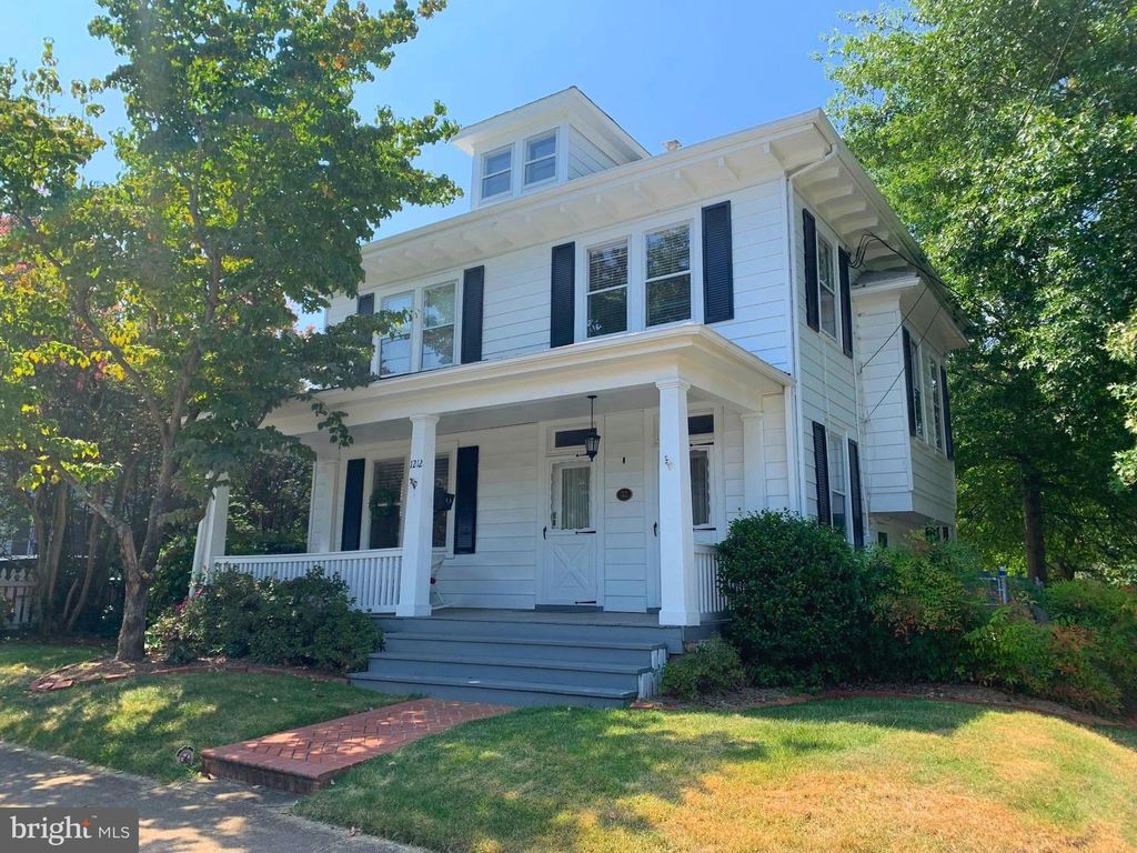 1212 PRINCE EDWARD ST, Fredericksburg, VA 22401