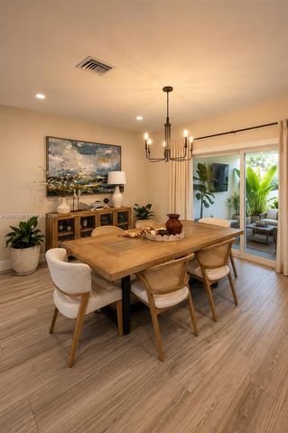 6958 Park St, Hollywood, FL 33024