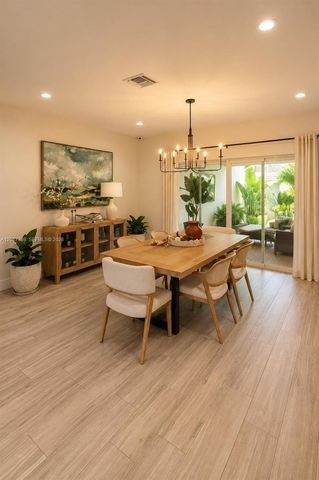 6958 Park St, Hollywood, FL 33024