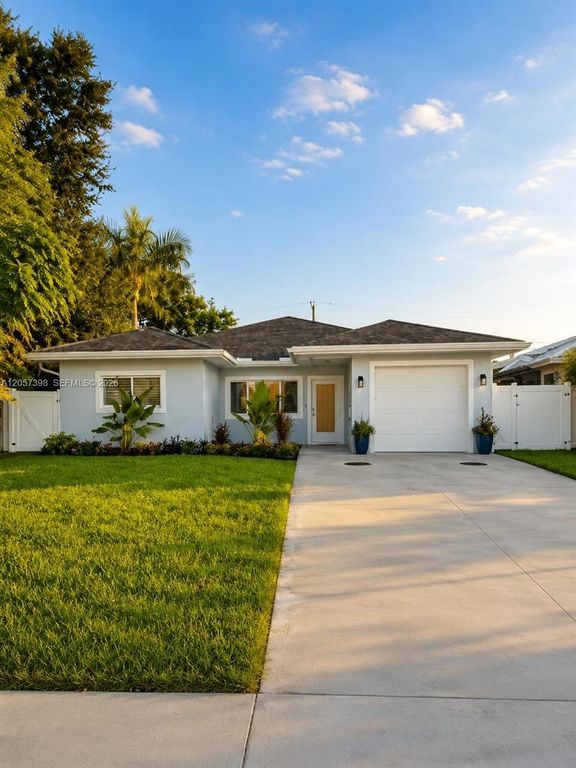 6958 Park St, Hollywood, FL 33024