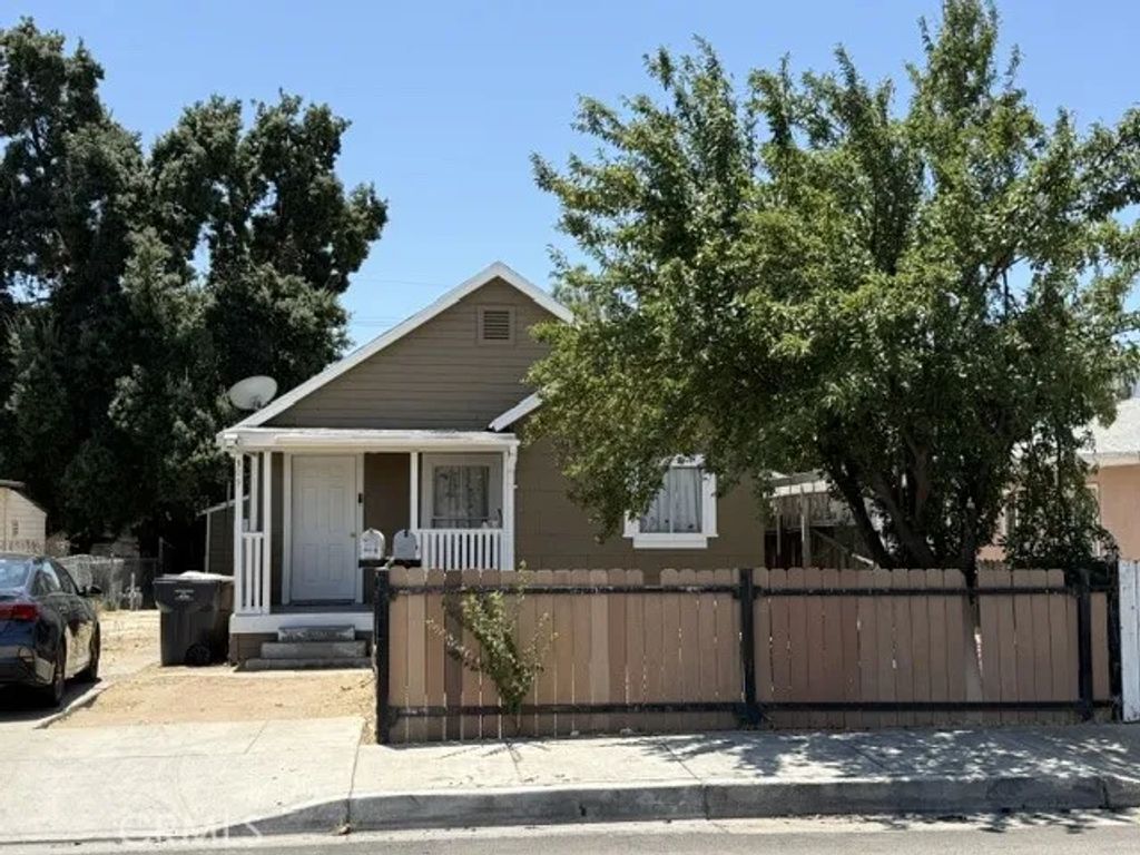 309 Wilson, Bakersfield, CA 93308