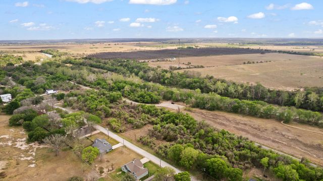 183 Kahana LN, Bastrop, TX 78602