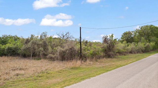 183 Kahana LN, Bastrop, TX 78602