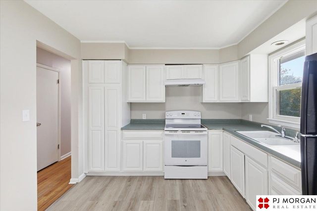 3927 Read Street, Omaha, NE 68112