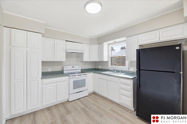 3927 Read Street, Omaha, NE 68112